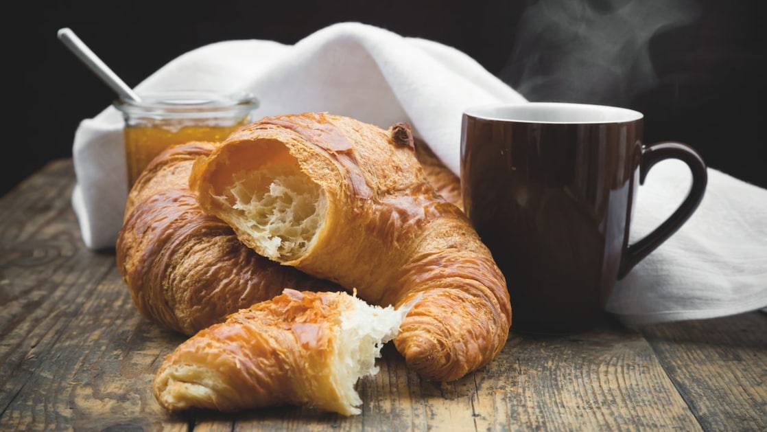  A collection of food items showcasing the deli by Shell festive roll, turkey feast sandwich and Costa’s Festive drinks exclusive to Shell.